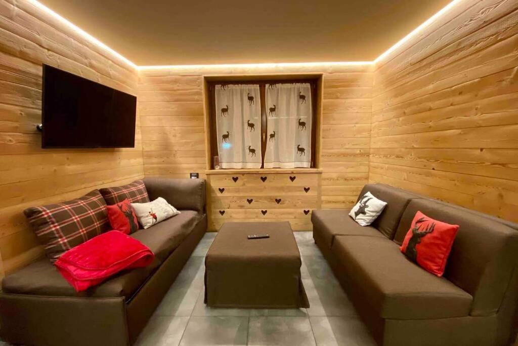 La Petite Maison D'Erika Αόστα Εξωτερικό φωτογραφία